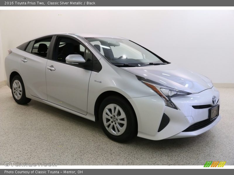 Classic Silver Metallic / Black 2016 Toyota Prius Two