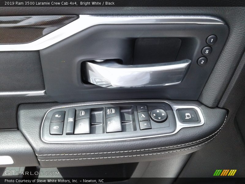 Bright White / Black 2019 Ram 3500 Laramie Crew Cab 4x4