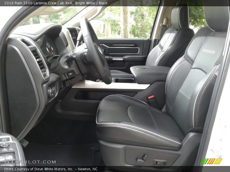 Bright White / Black 2019 Ram 3500 Laramie Crew Cab 4x4