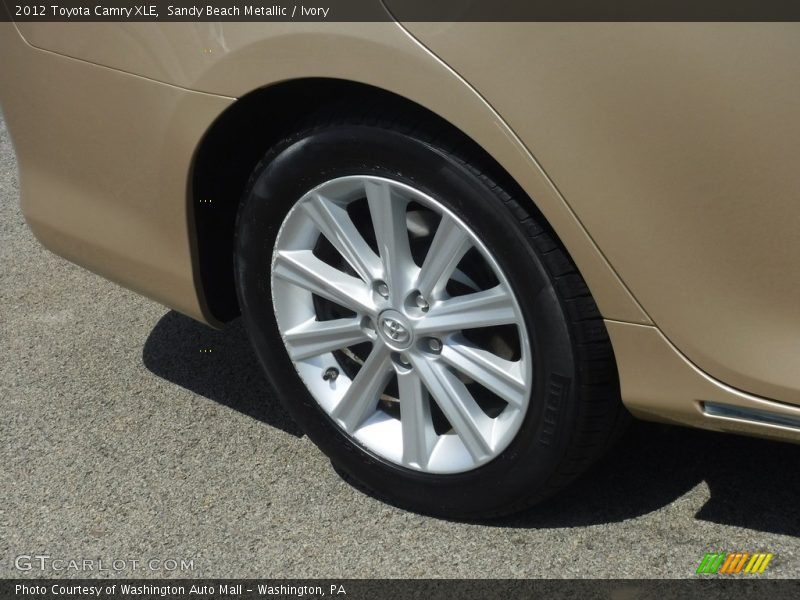 Sandy Beach Metallic / Ivory 2012 Toyota Camry XLE