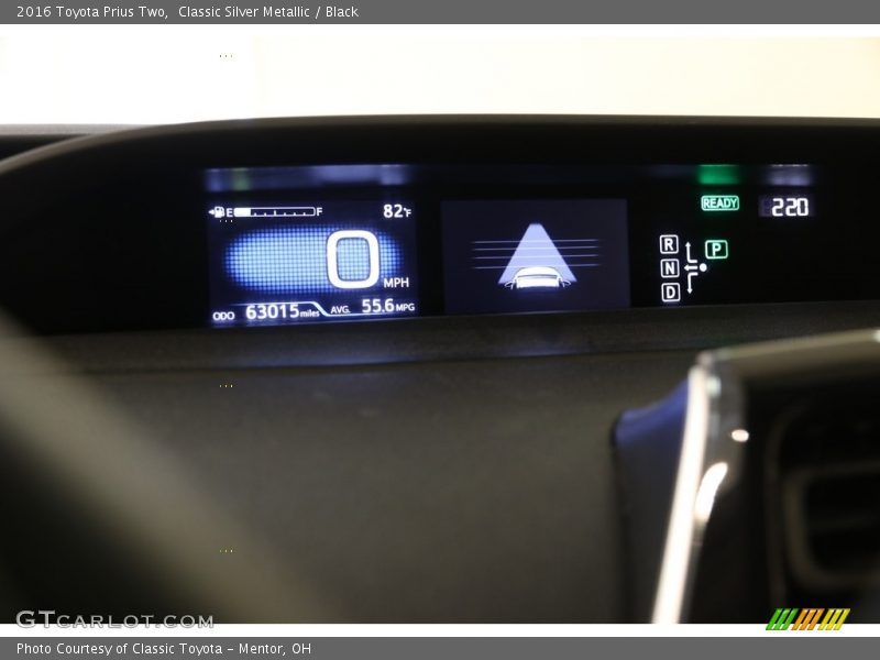 Classic Silver Metallic / Black 2016 Toyota Prius Two