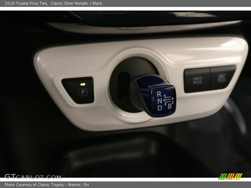 Classic Silver Metallic / Black 2016 Toyota Prius Two