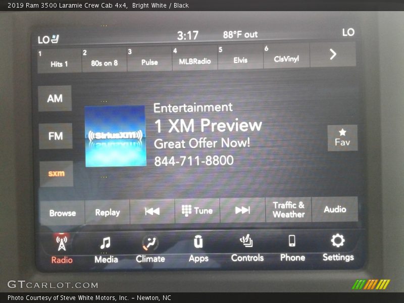 Bright White / Black 2019 Ram 3500 Laramie Crew Cab 4x4