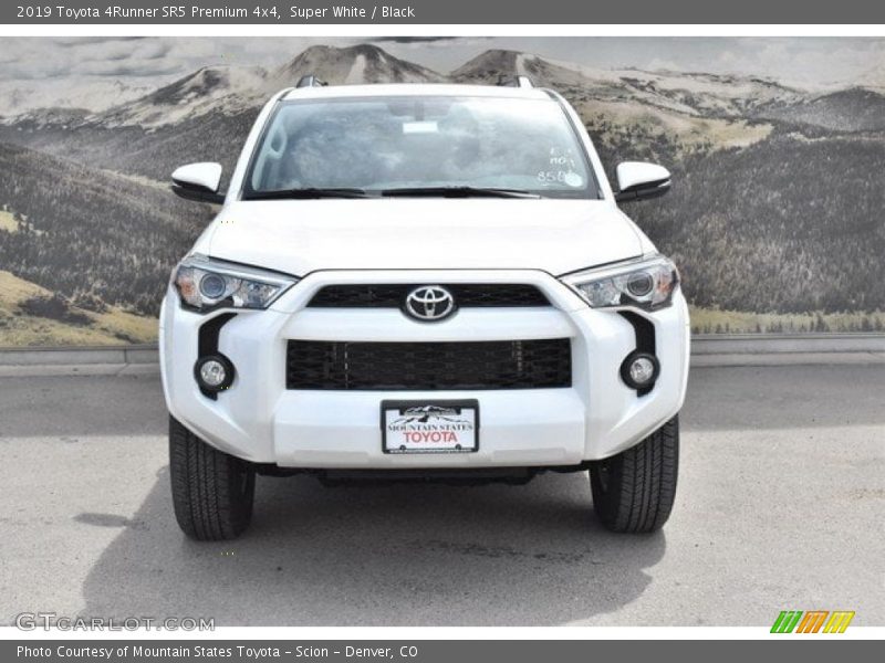 Super White / Black 2019 Toyota 4Runner SR5 Premium 4x4