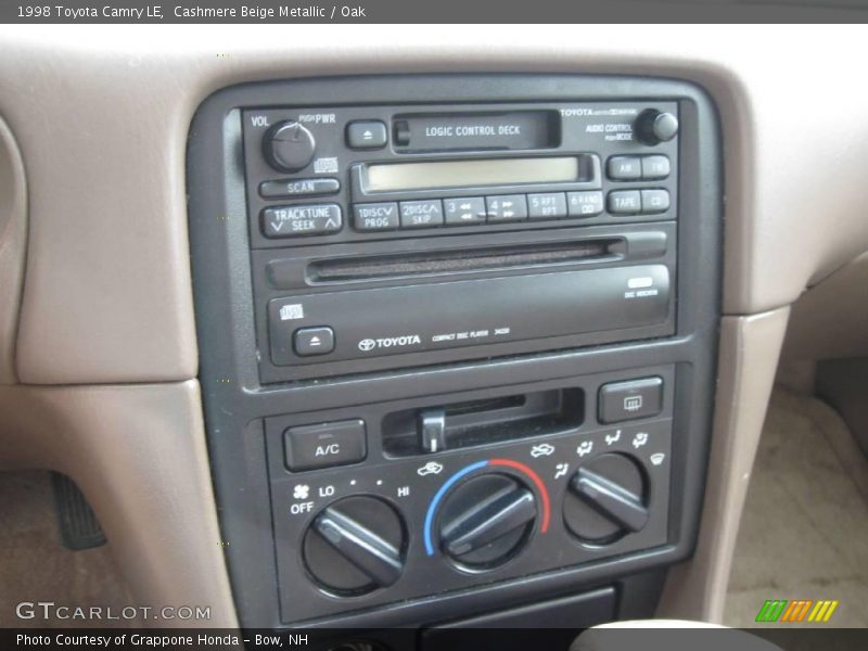 Cashmere Beige Metallic / Oak 1998 Toyota Camry LE