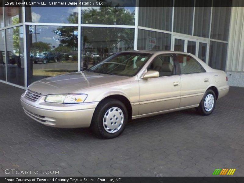 Cashmere Beige Metallic / Oak 1998 Toyota Camry LE