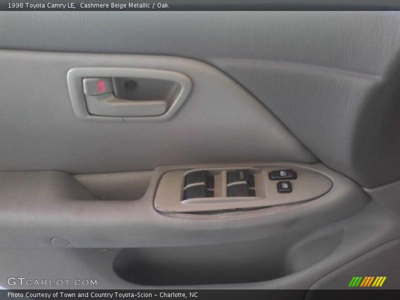 Cashmere Beige Metallic / Oak 1998 Toyota Camry LE