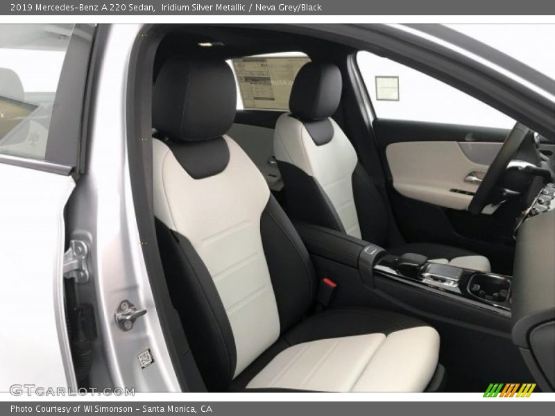 Iridium Silver Metallic / Neva Grey/Black 2019 Mercedes-Benz A 220 Sedan