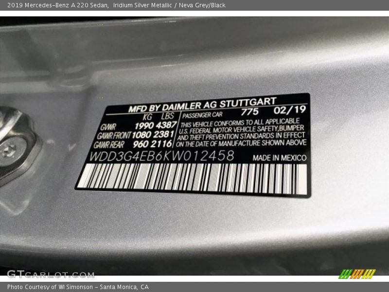 Iridium Silver Metallic / Neva Grey/Black 2019 Mercedes-Benz A 220 Sedan