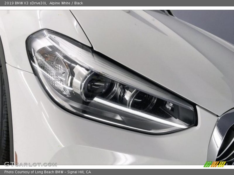 Alpine White / Black 2019 BMW X3 sDrive30i