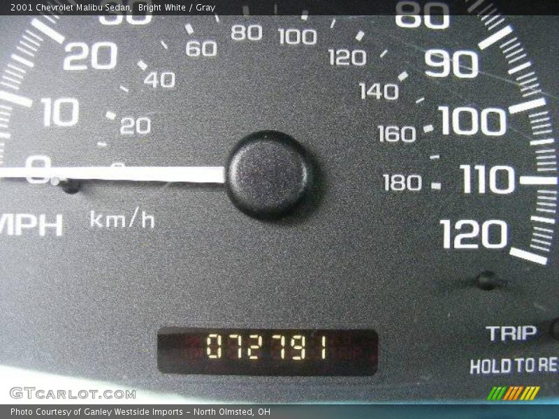 Bright White / Gray 2001 Chevrolet Malibu Sedan