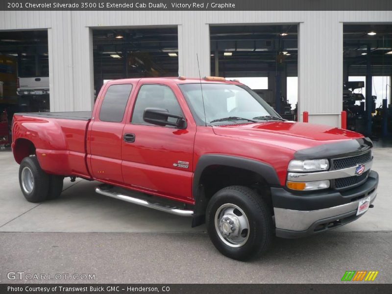 Victory Red / Graphite 2001 Chevrolet Silverado 3500 LS Extended Cab Dually