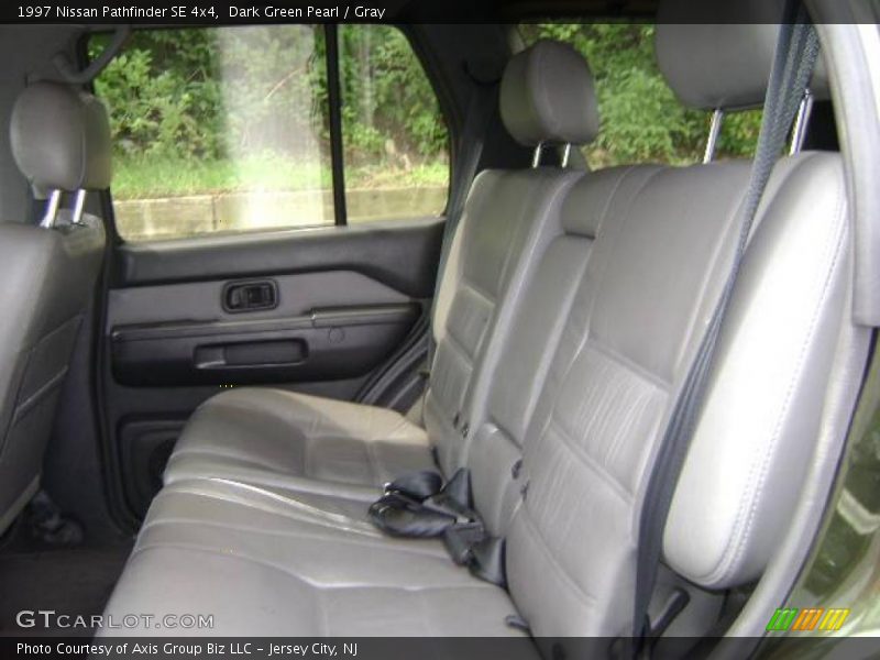 Dark Green Pearl / Gray 1997 Nissan Pathfinder SE 4x4