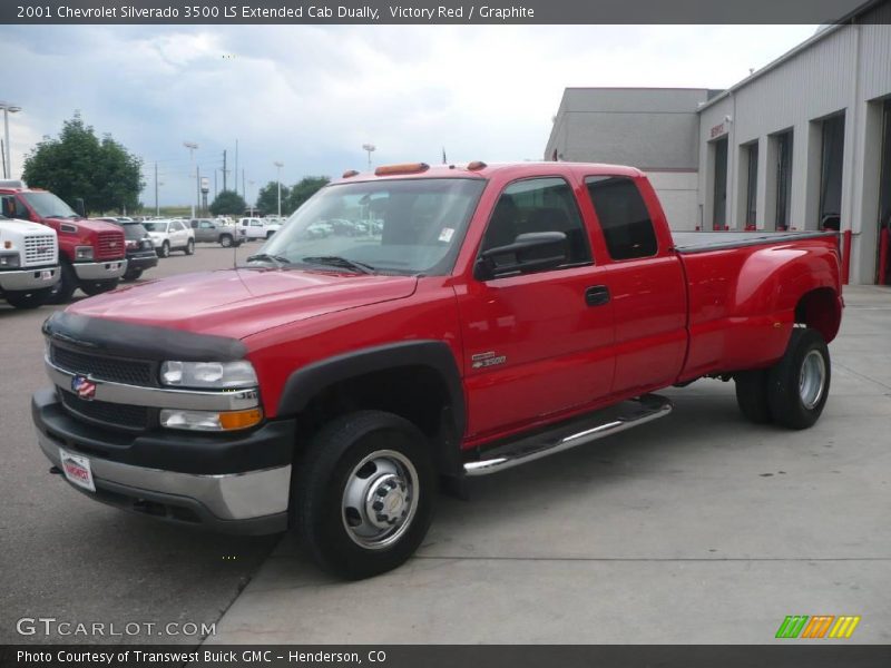 Victory Red / Graphite 2001 Chevrolet Silverado 3500 LS Extended Cab Dually