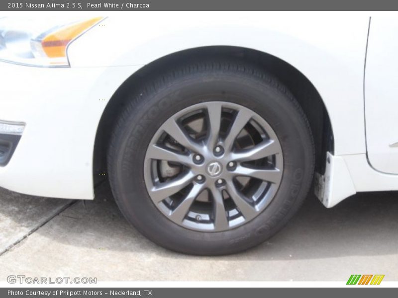 Pearl White / Charcoal 2015 Nissan Altima 2.5 S