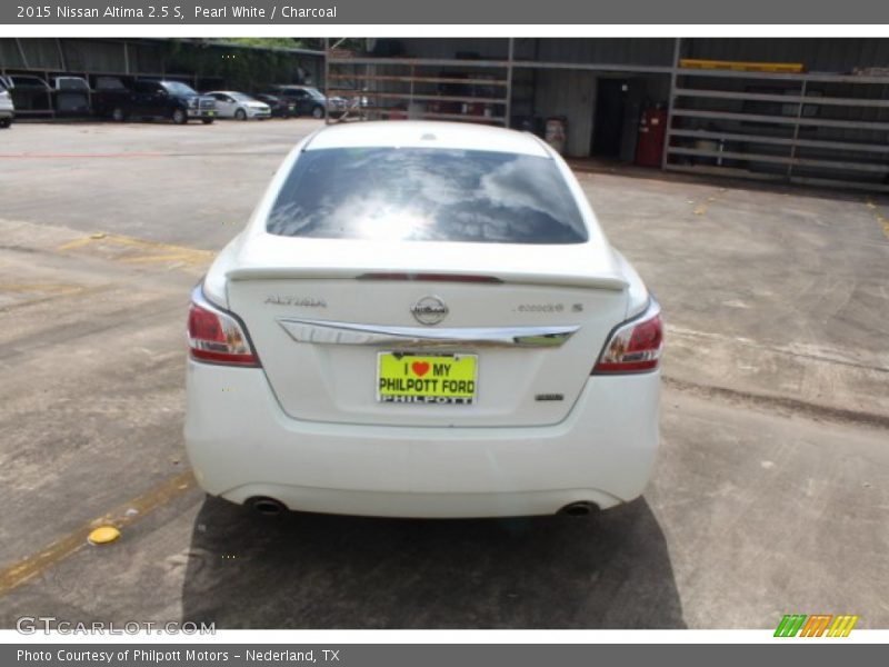Pearl White / Charcoal 2015 Nissan Altima 2.5 S