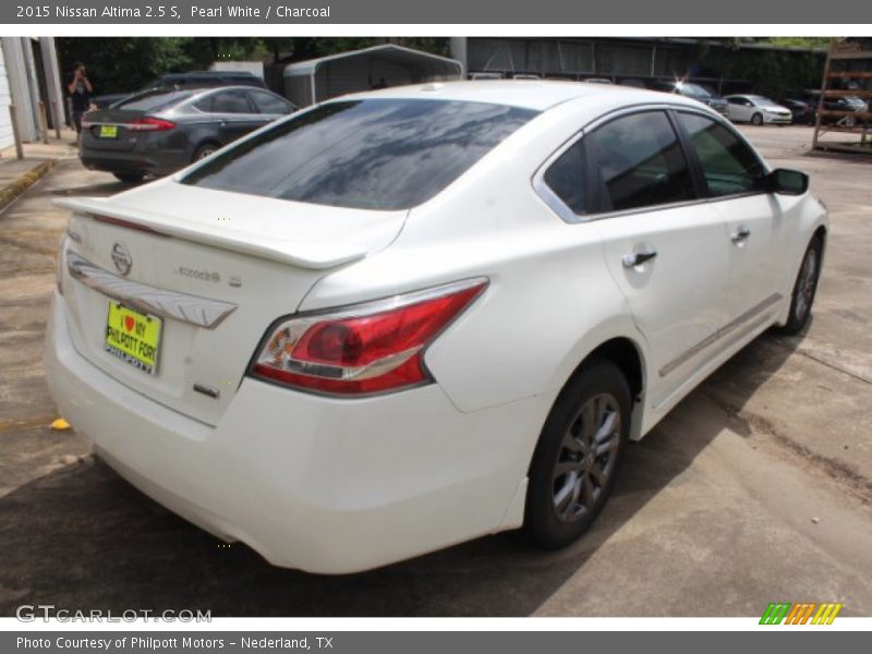 Pearl White / Charcoal 2015 Nissan Altima 2.5 S
