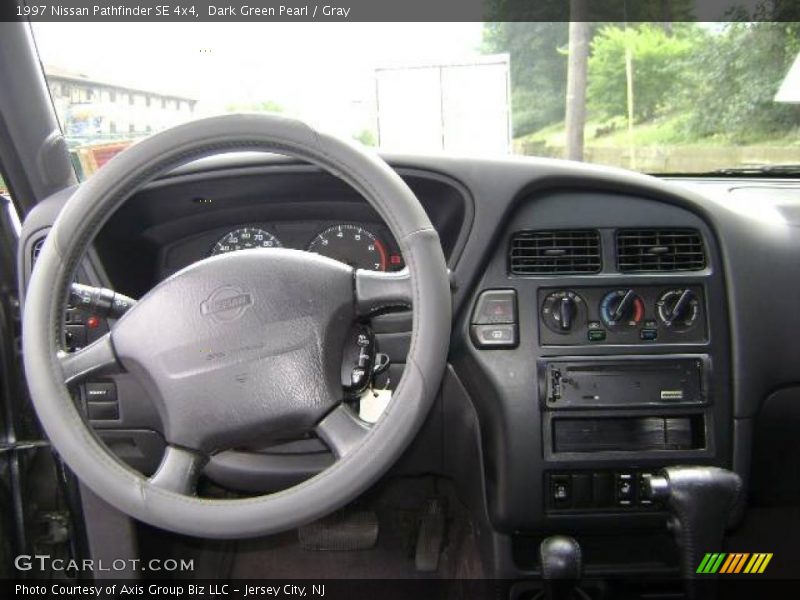 Dark Green Pearl / Gray 1997 Nissan Pathfinder SE 4x4