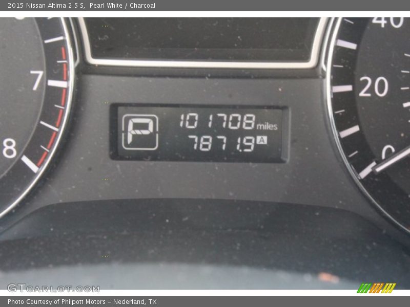 Pearl White / Charcoal 2015 Nissan Altima 2.5 S