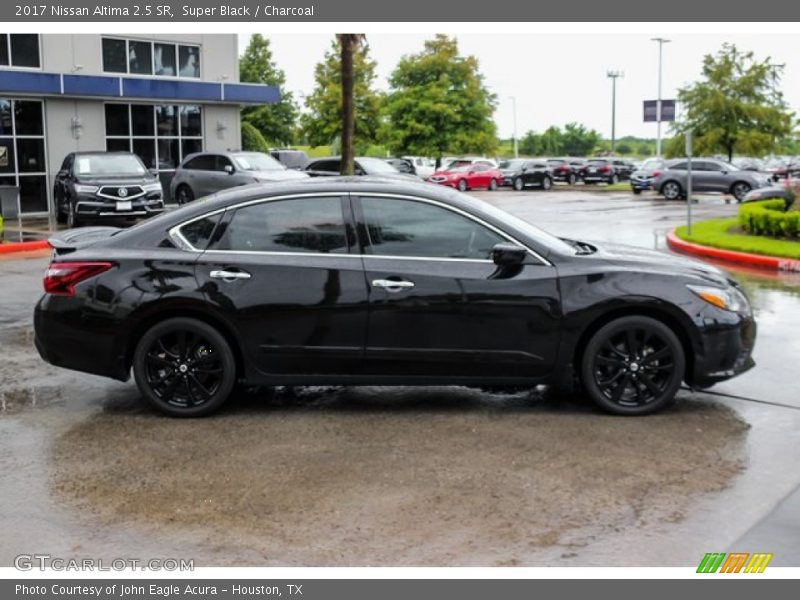 Super Black / Charcoal 2017 Nissan Altima 2.5 SR