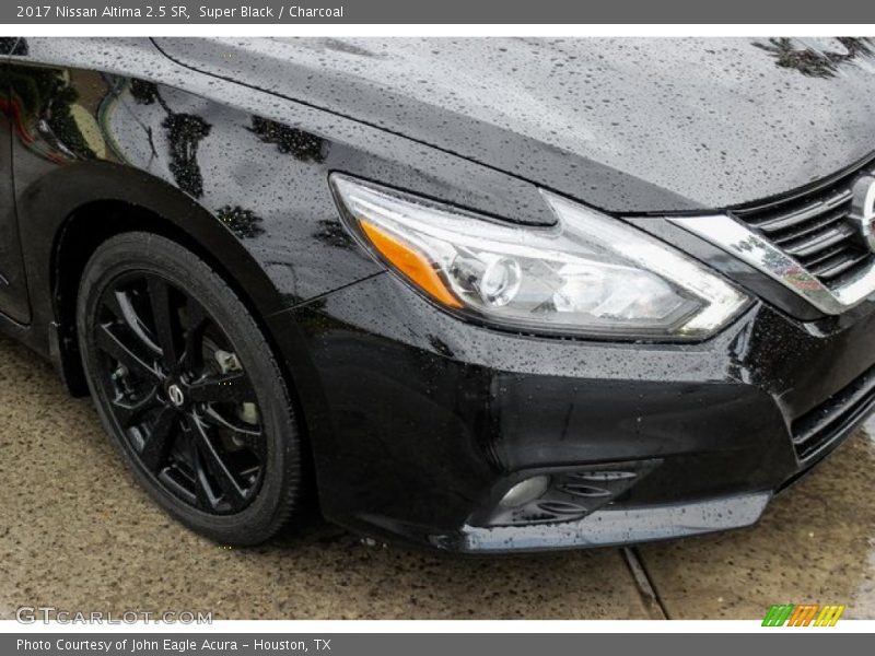 Super Black / Charcoal 2017 Nissan Altima 2.5 SR