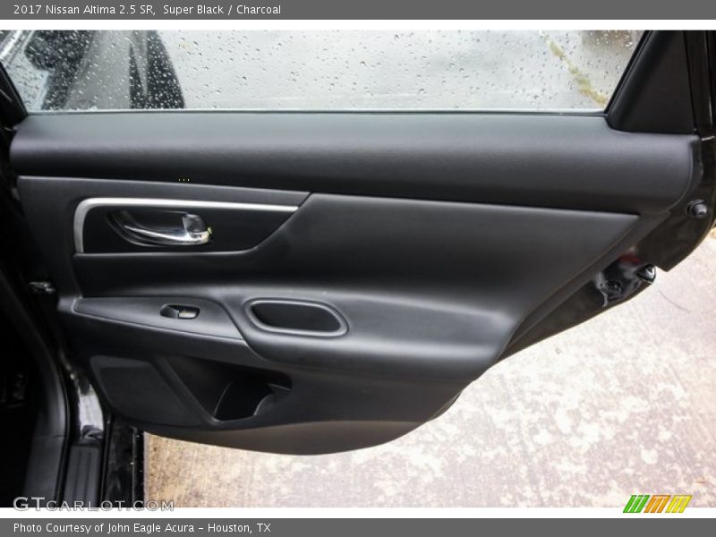 Super Black / Charcoal 2017 Nissan Altima 2.5 SR