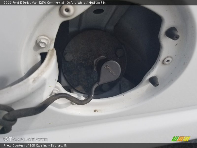 Oxford White / Medium Flint 2011 Ford E Series Van E250 Commercial