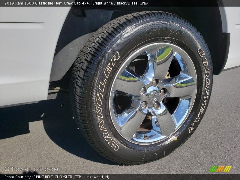 Bright White / Black/Diesel Gray 2019 Ram 1500 Classic Big Horn Crew Cab 4x4