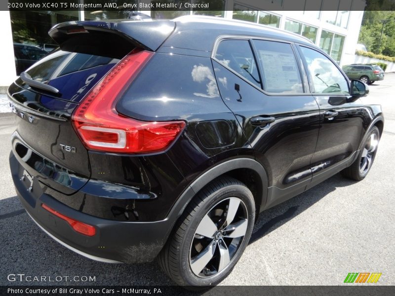 Onyx Black Metallic / Charcoal 2020 Volvo XC40 T5 Momentum AWD