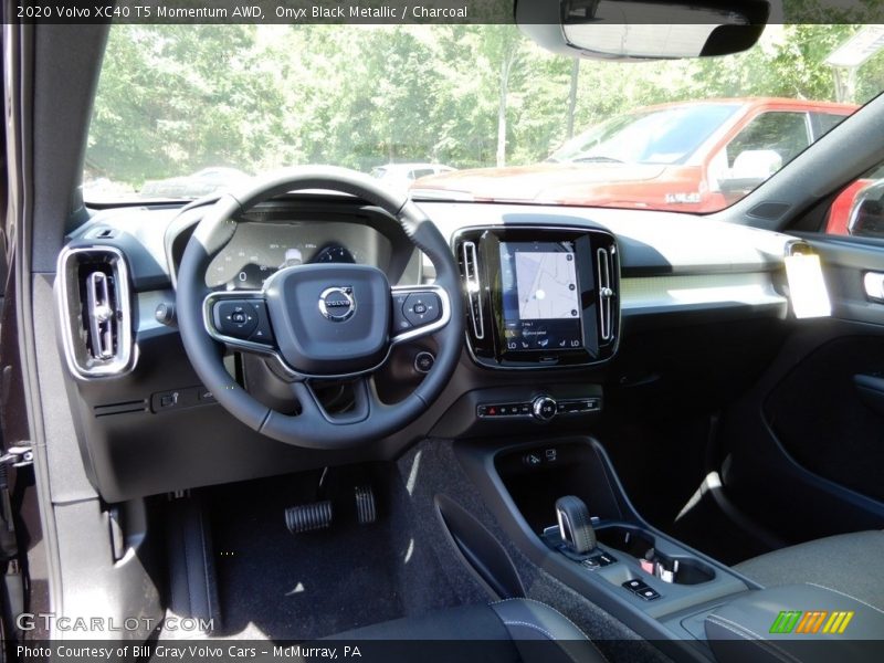  2020 XC40 T5 Momentum AWD Charcoal Interior