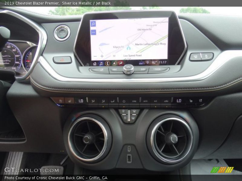 Controls of 2019 Blazer Premier