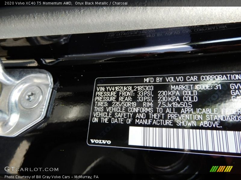 Onyx Black Metallic / Charcoal 2020 Volvo XC40 T5 Momentum AWD