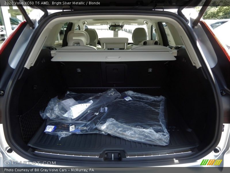  2020 XC60 T6 AWD Trunk