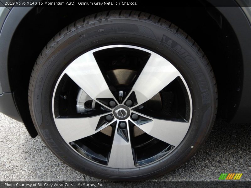 Osmium Grey Metallic / Charcoal 2019 Volvo XC40 T5 Momentum AWD
