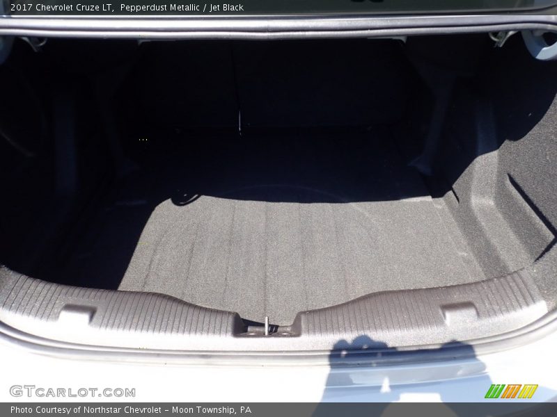 Pepperdust Metallic / Jet Black 2017 Chevrolet Cruze LT