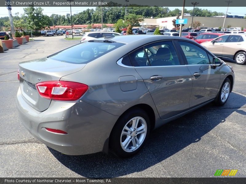 Pepperdust Metallic / Jet Black 2017 Chevrolet Cruze LT