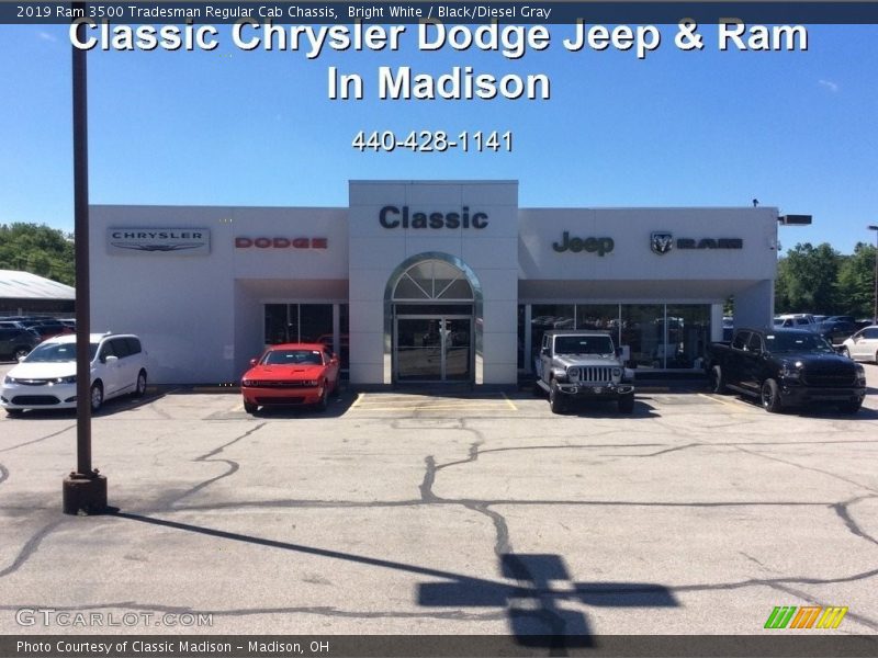 Bright White / Black/Diesel Gray 2019 Ram 3500 Tradesman Regular Cab Chassis