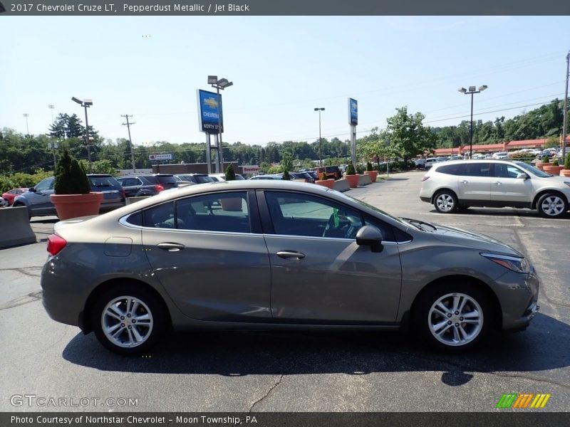 Pepperdust Metallic / Jet Black 2017 Chevrolet Cruze LT