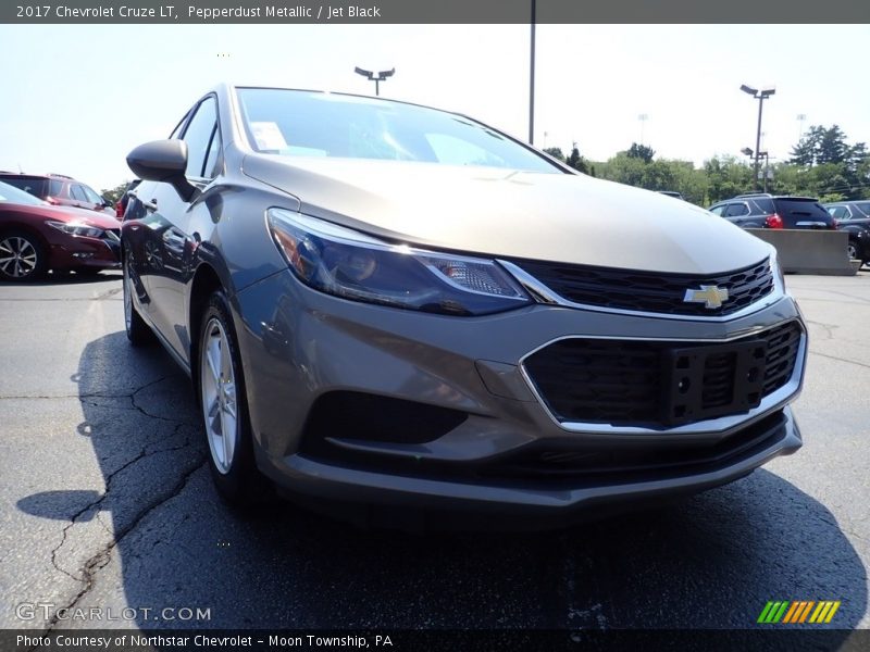 Pepperdust Metallic / Jet Black 2017 Chevrolet Cruze LT