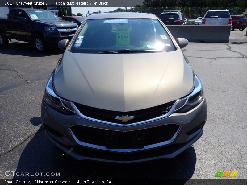 Pepperdust Metallic / Jet Black 2017 Chevrolet Cruze LT