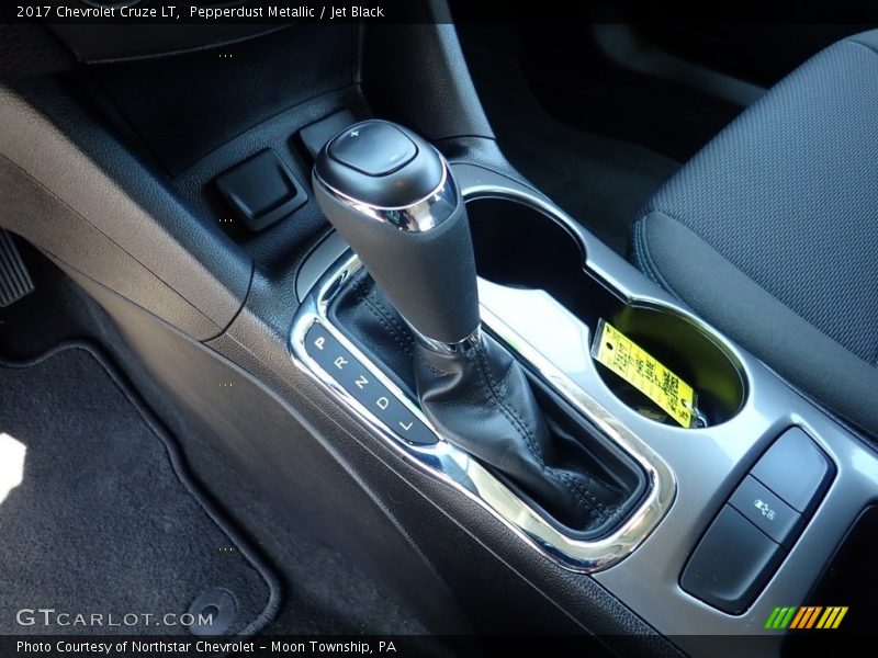 Pepperdust Metallic / Jet Black 2017 Chevrolet Cruze LT