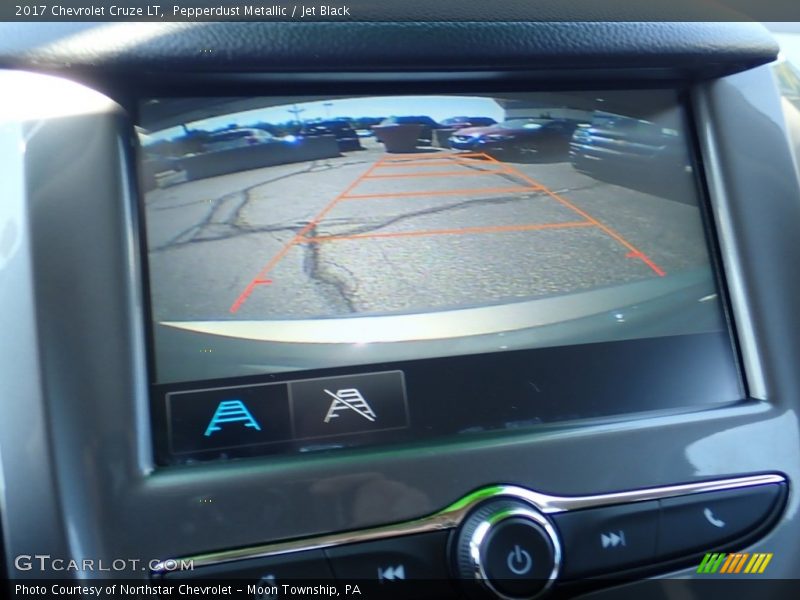 Pepperdust Metallic / Jet Black 2017 Chevrolet Cruze LT