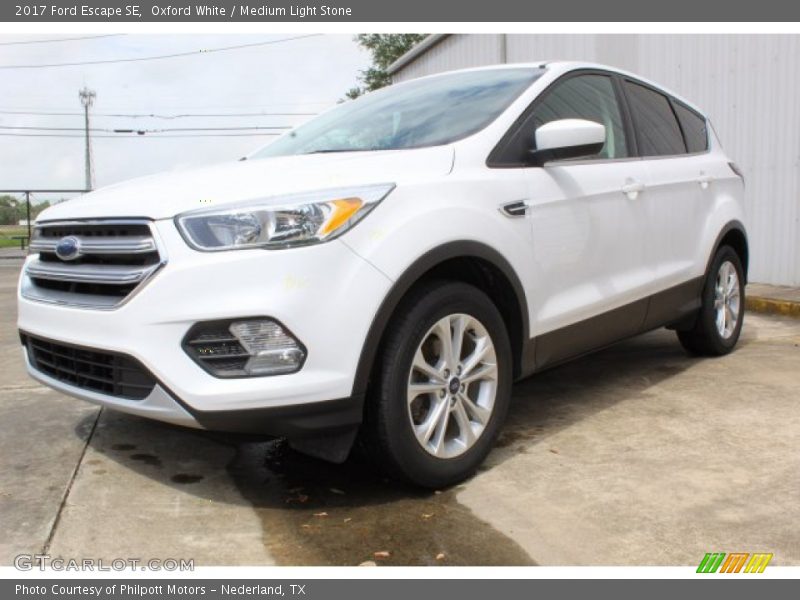 Oxford White / Medium Light Stone 2017 Ford Escape SE