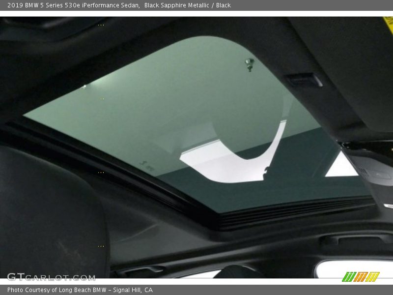 Black Sapphire Metallic / Black 2019 BMW 5 Series 530e iPerformance Sedan