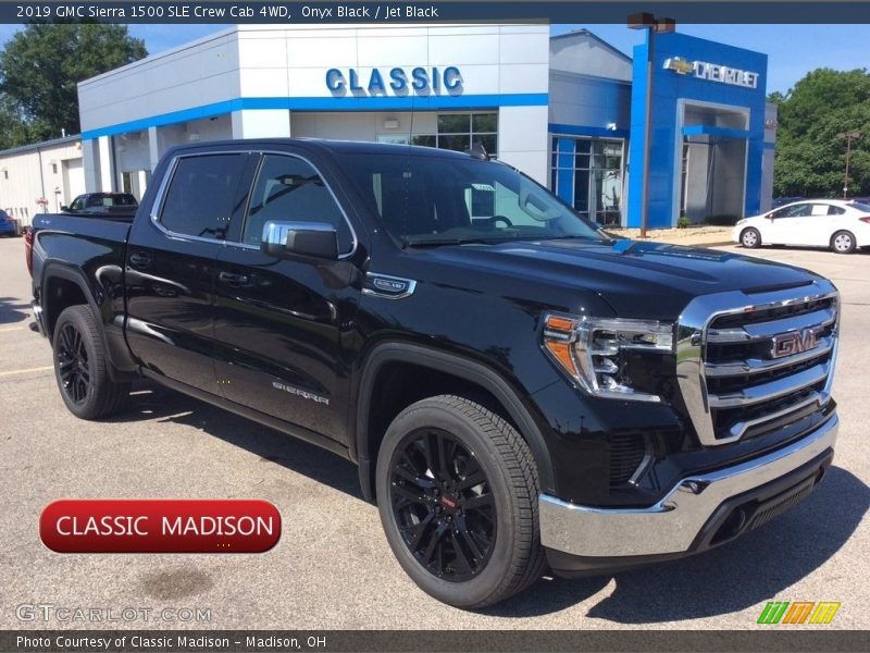 Onyx Black / Jet Black 2019 GMC Sierra 1500 SLE Crew Cab 4WD