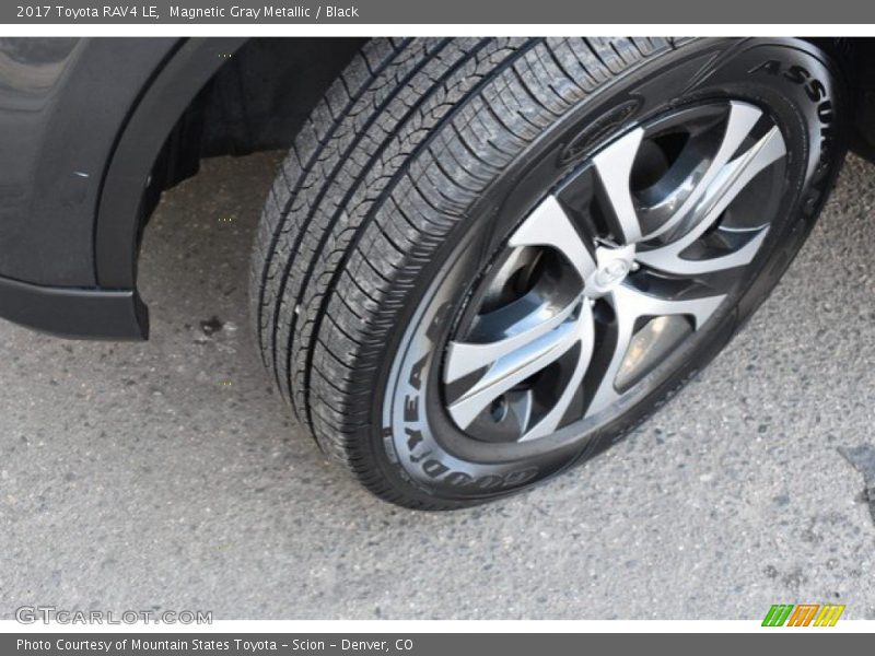 Magnetic Gray Metallic / Black 2017 Toyota RAV4 LE