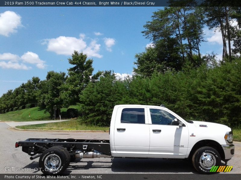 Bright White / Black/Diesel Gray 2019 Ram 3500 Tradesman Crew Cab 4x4 Chassis