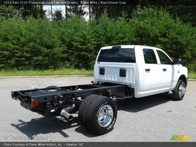 Bright White / Black/Diesel Gray 2019 Ram 3500 Tradesman Crew Cab 4x4 Chassis