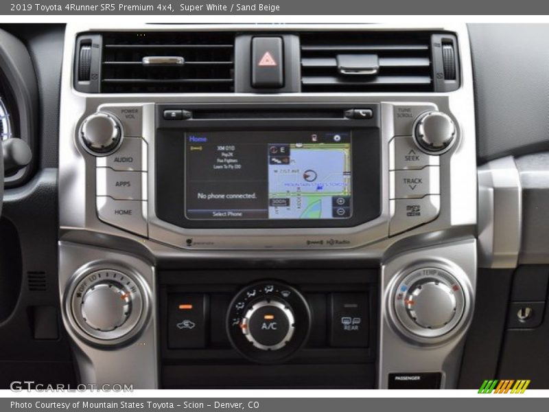 Super White / Sand Beige 2019 Toyota 4Runner SR5 Premium 4x4