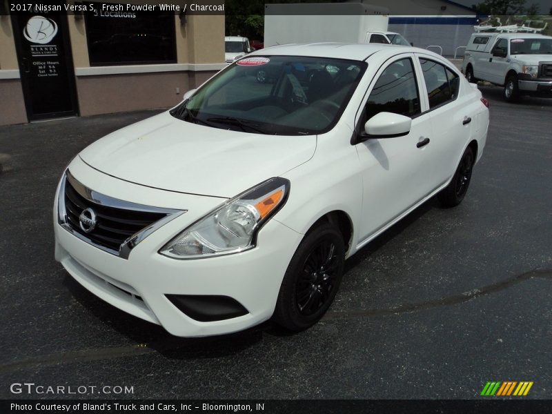 Fresh Powder White / Charcoal 2017 Nissan Versa S
